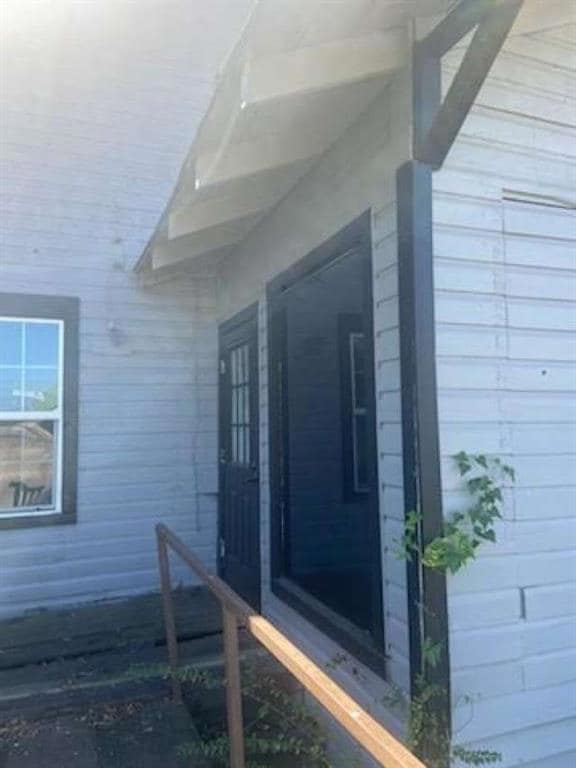 410 E Madison Ave, Bastrop, LA 71220 - photo 4