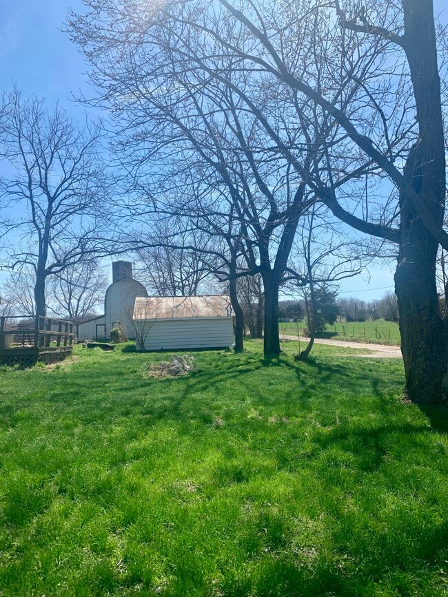 1030 Sampson RD Niangua MO 65713