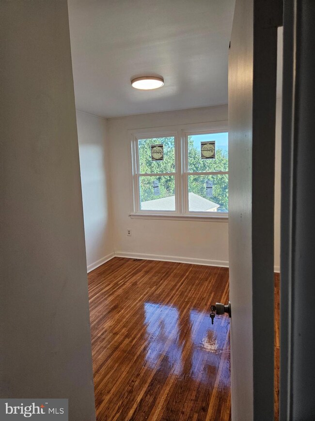 118 Grant St, Mount Holly, NJ 08060 - photo 3