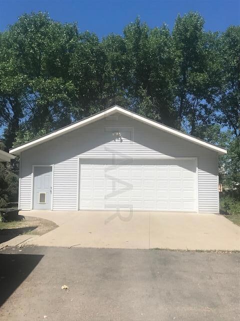 Garage 1