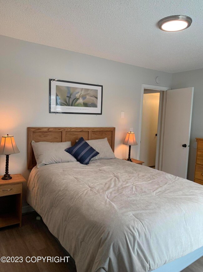 2437 Boniface Pkwy unit 1, Anchorage, AK 99504 - photo 2