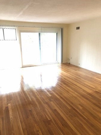 182 Central St unit 5, Stoneham, MA 02180 - photo 3