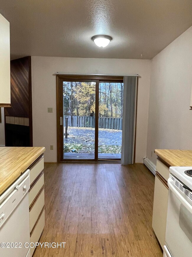 3580 W Dimond Blvd unit C2, Anchorage, AK 99502 - photo 4