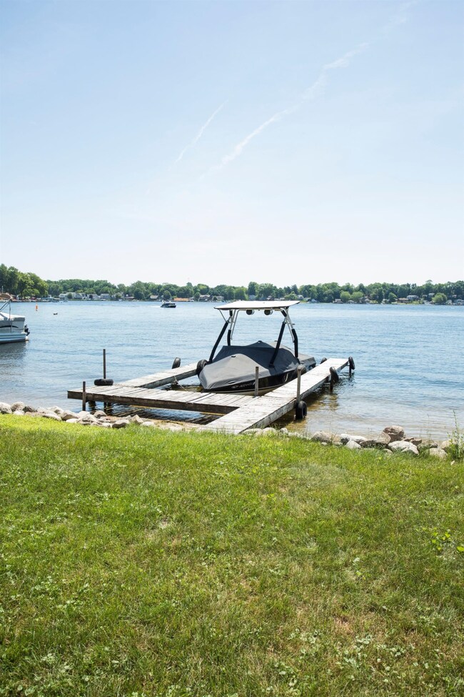 350 Oak Dr, La Porte, IN 46350 - photo 4