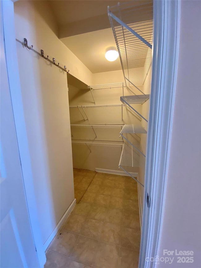 2601 Silverthorn Dr, Charlotte, NC 28273 - photo 6