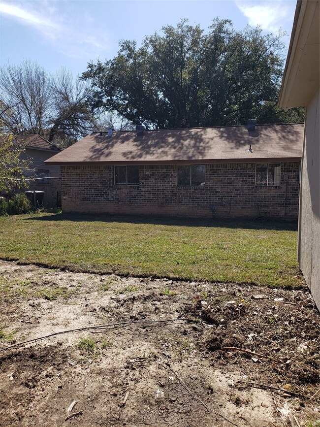 838 Marcolin St, Houston, TX 77088 - photo 6