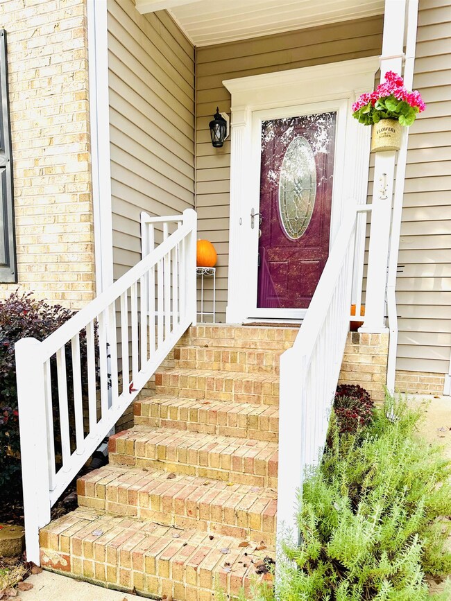 2108 Pilot Mountain Ct, Apex, NC 27502 - photo 3