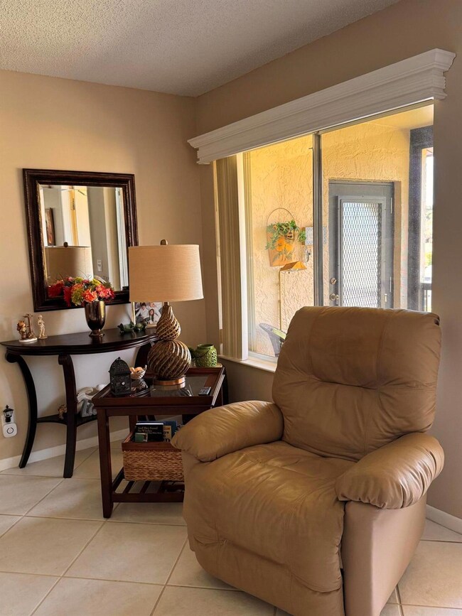 321 Knotty Pine Cir unit A-2, Greenacres, FL 33463 - photo 5