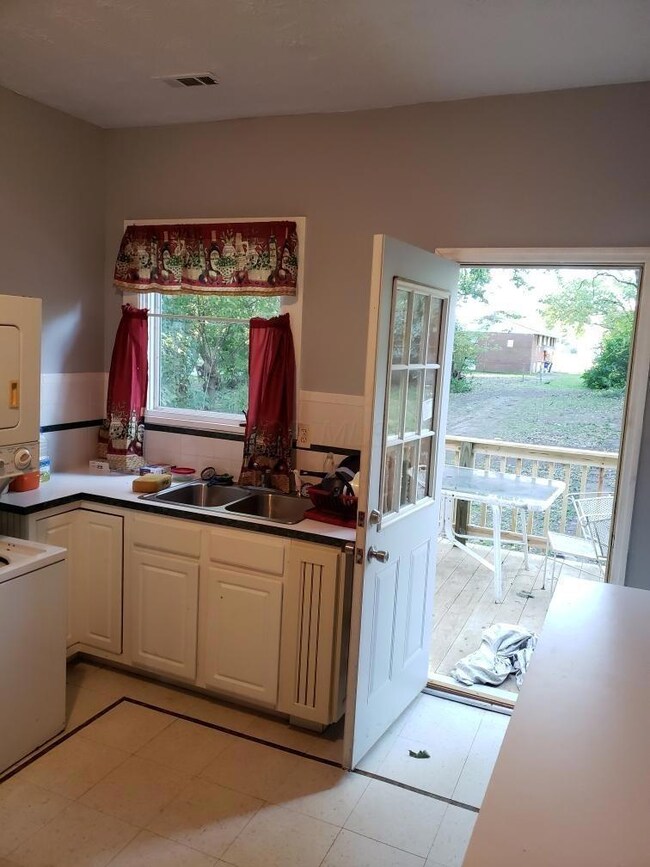 1611 kitchen 3 (1)