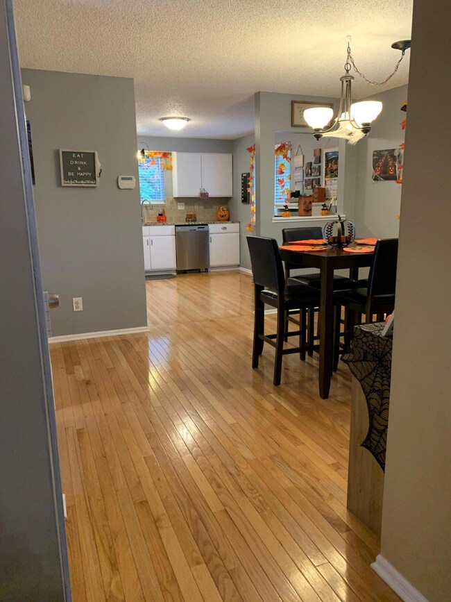 Kitchen & Dinning