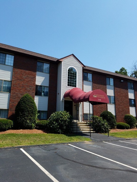2500 Skyline Dr unit 3, Lowell, MA 01854 - photo 3
