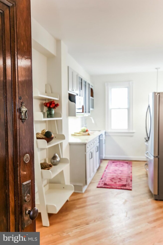 5112 Connecticut Ave NW unit 310, Washington, DC 20008 - photo 5