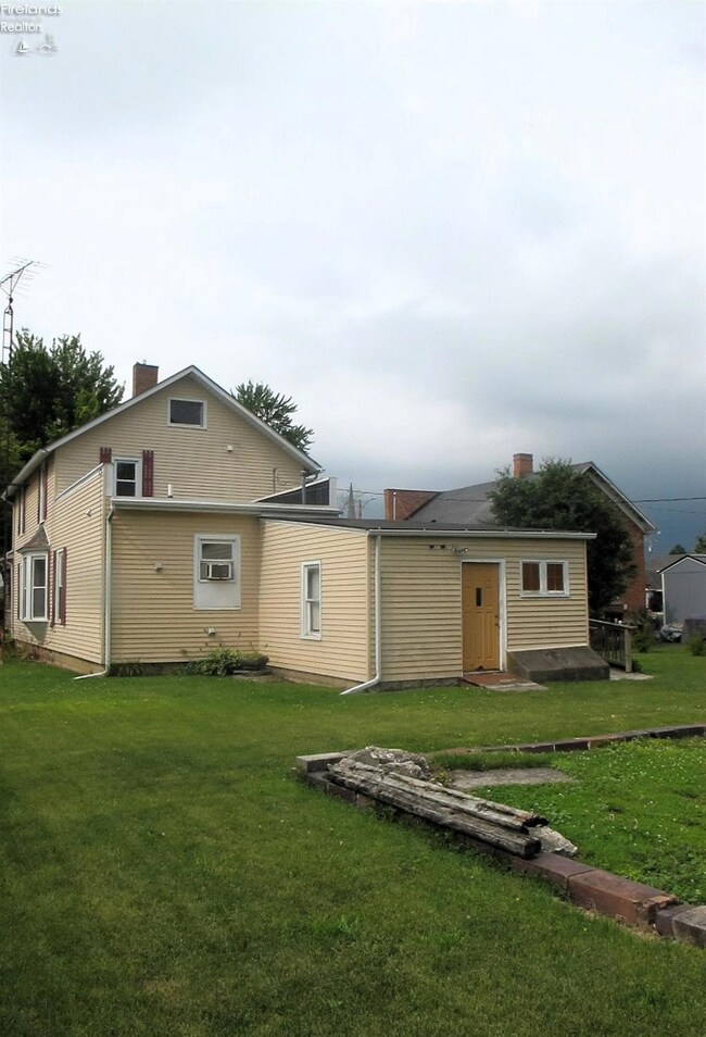 210 W 1st St, Woodville, OH 43469 - photo 7