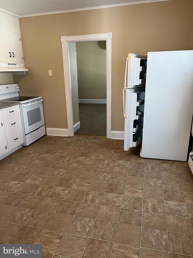 542 Main St, Pennsburg, PA 18073 - photo 3