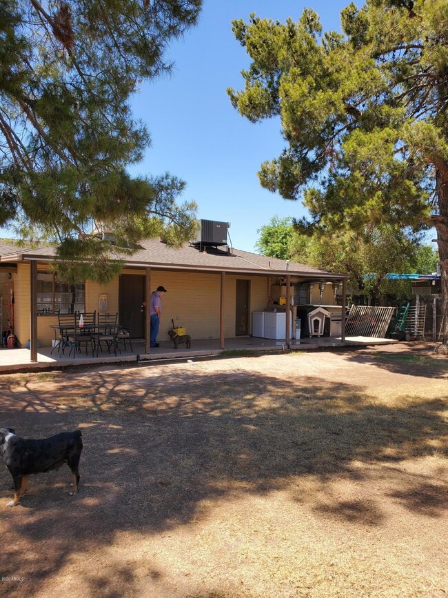 931 S Sirrine, Mesa, AZ 85210 - photo 2