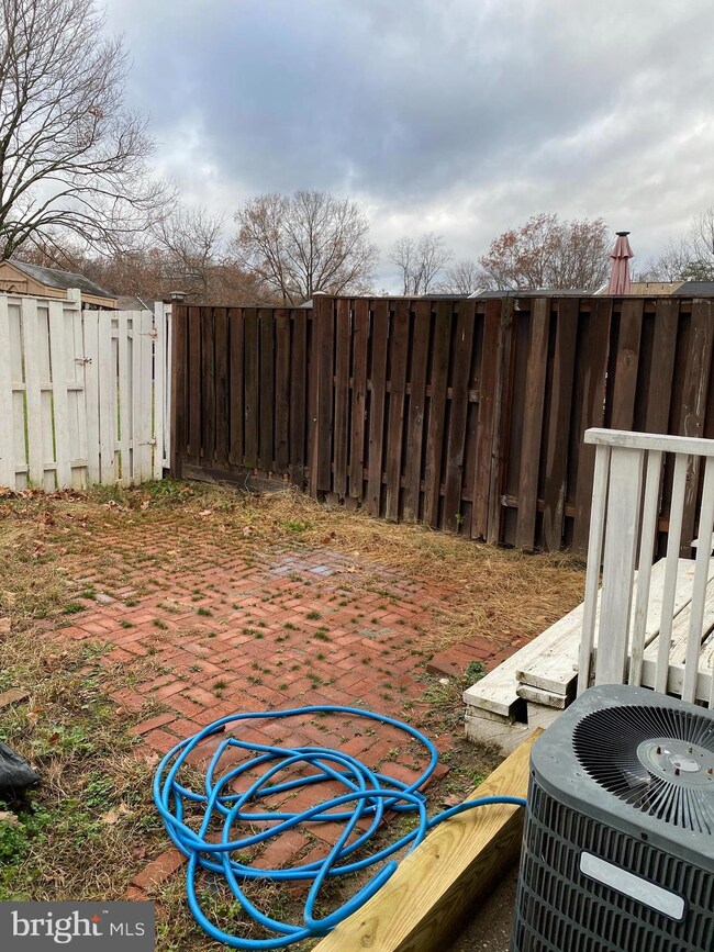 1973 Mayflower Dr, Woodbridge, VA 22192 - photo 7