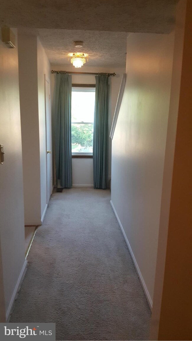 2110 N Anvil Ln, Temple Hills, MD 20748 - photo 7