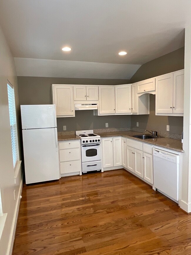 606 Aurora St unit Gar Apt, Houston, TX 77008 - photo 2