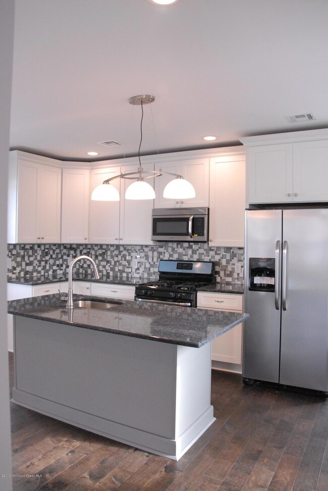 303 Walnut St, South Amboy, NJ 08879 - photo 4