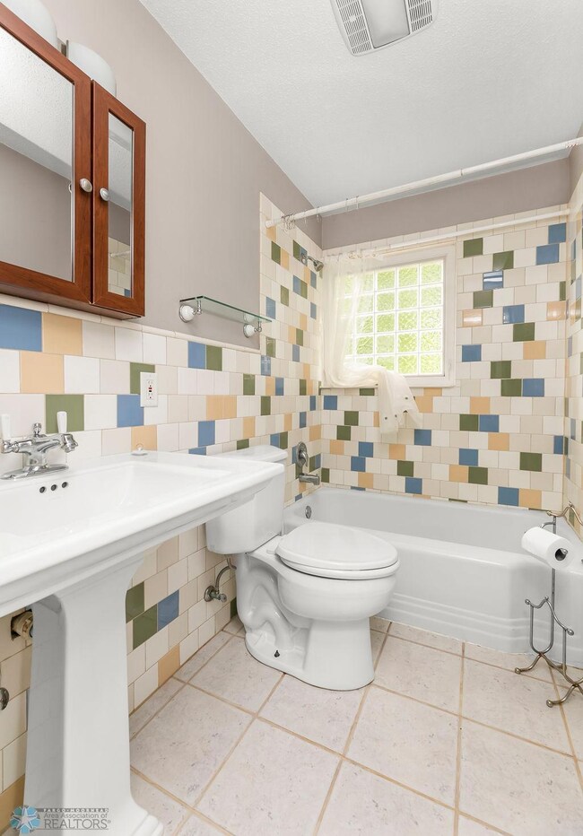 1526 8th Ave S, Fargo, ND 58103 - photo 7