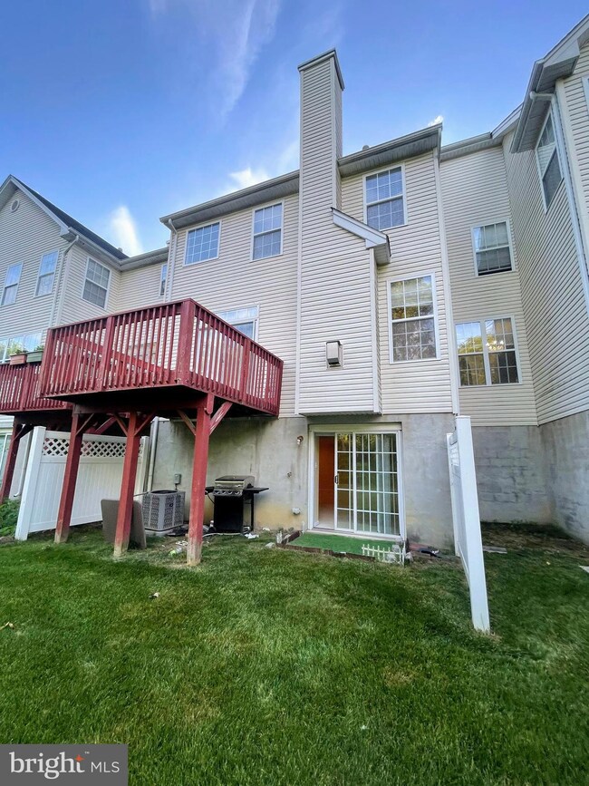 18 Frost Ln, East Windsor, NJ 08520 - photo 5