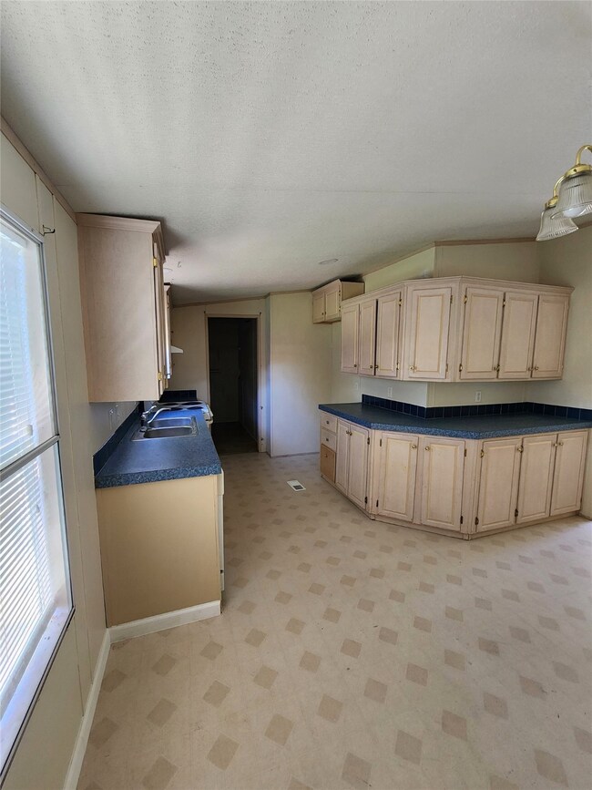 33209 Wedgewood Dr, Magnolia, TX 77354 - photo 5