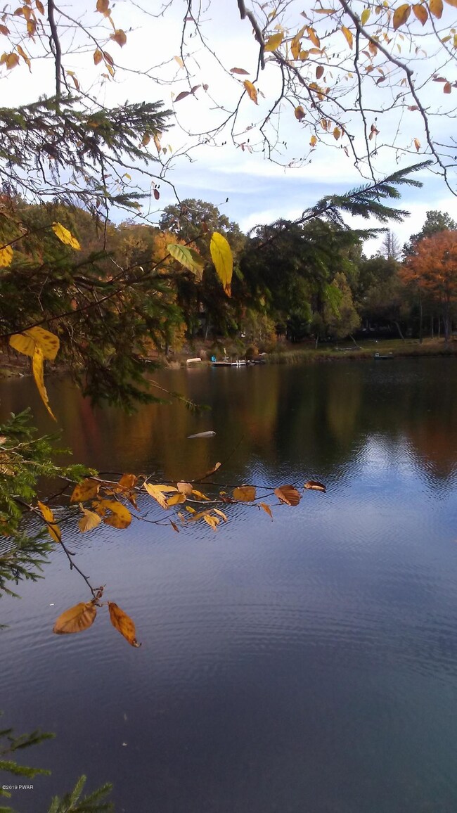 113 Heron Bay Rd, Lords Valley, PA 18428 - photo 3