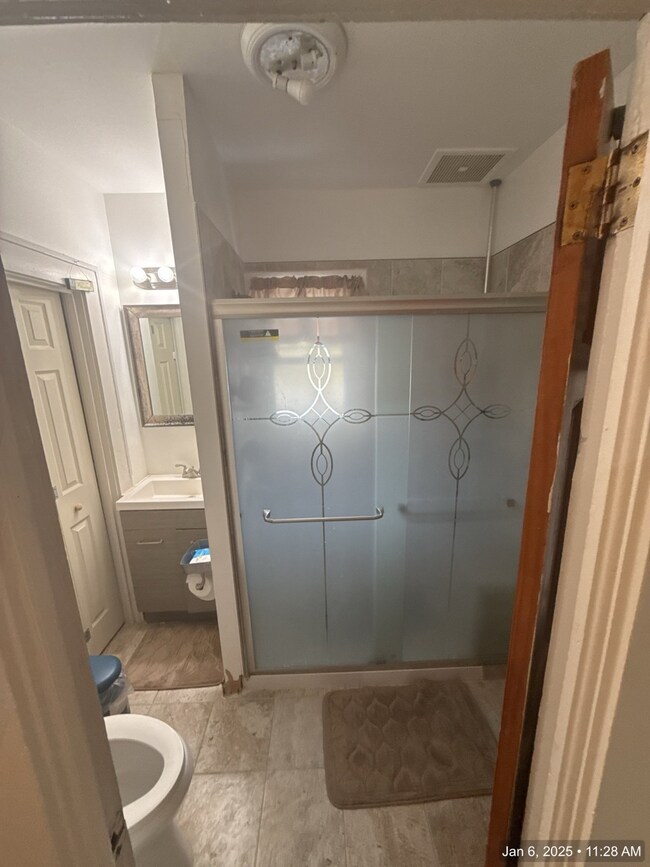 118 E Dean St, Freeport, NY 11520 - photo 3