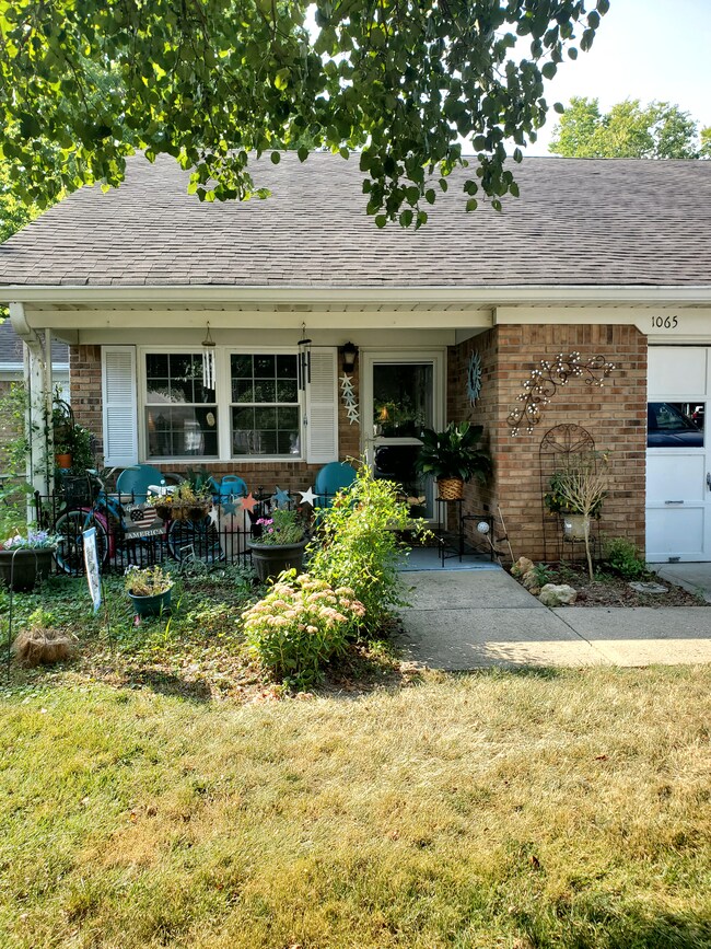 1065 Ina Cir, Franklin, IN 46131 - photo 2