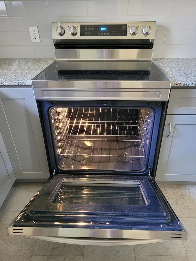 325 James Ln, Bedford, TX 76022 - photo 2