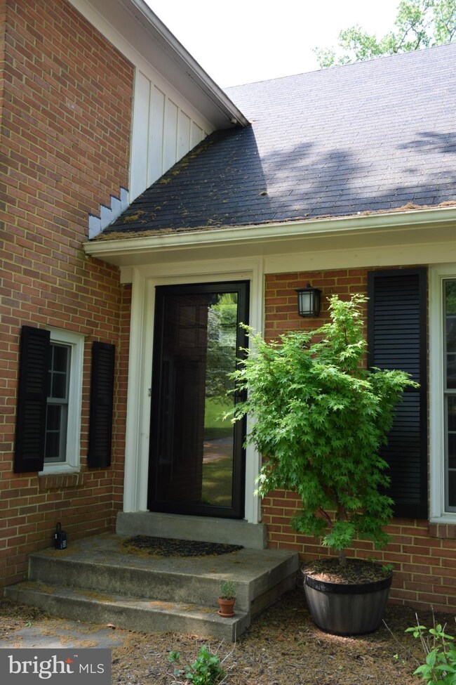 6540 Bay Tree Ct, Falls Church, VA 22041 - photo 2
