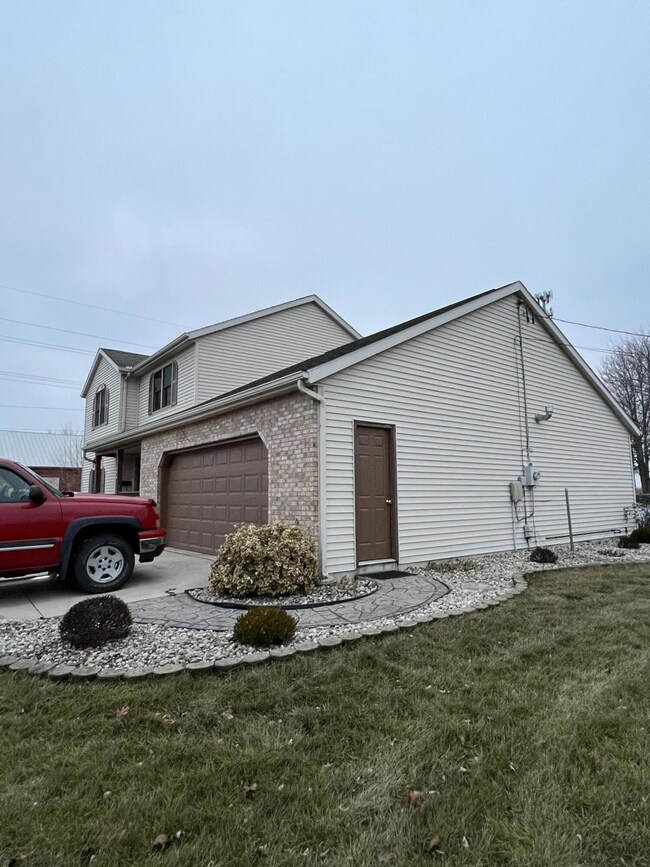 496 Scott St, Saint Marys, OH 45885 - photo 6