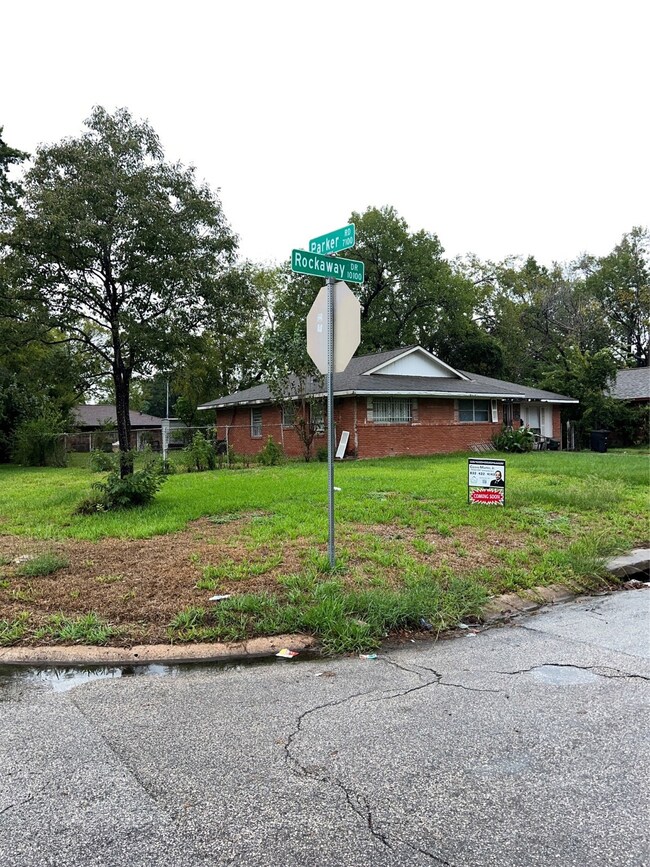 10101 Rockaway Dr, Houston, TX 77016 - photo 5