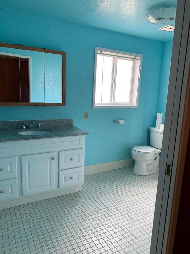 3828 Clinton Ave, Klamath Falls, OR 97603 - photo 4