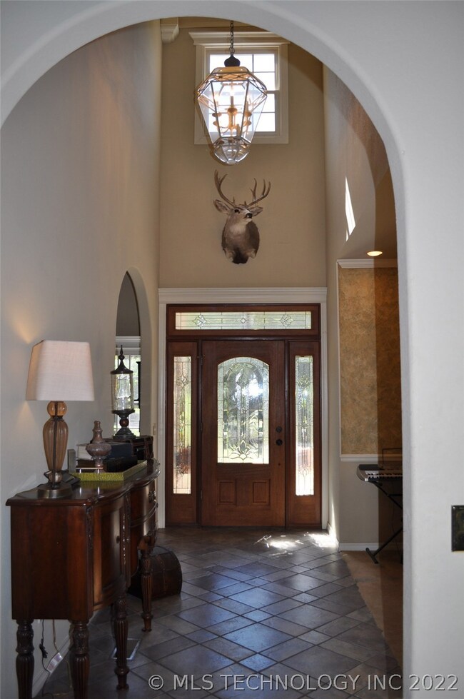 Front entry with vaulted ceiling