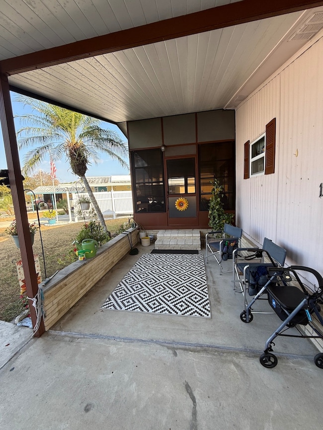 1301 Hawk Dr, Lakeland, FL 33803 - photo 7