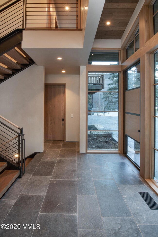 1022EaglesNest_Entry