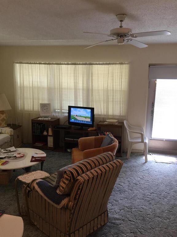 20 Windsor A, West Palm Beach, FL 33417 - photo 2