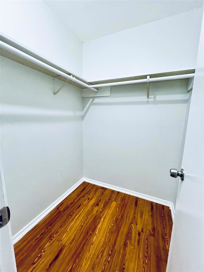 924 E Dean Keeton St unit 127, Austin, TX 78705 - photo 5