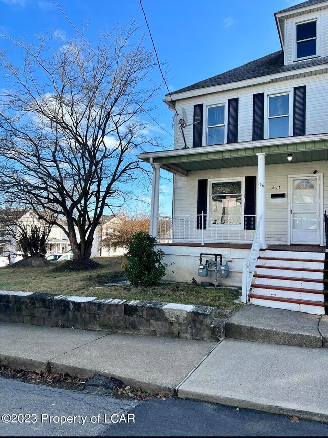 136 Vine St, Pittston, PA 18640 - photo 2