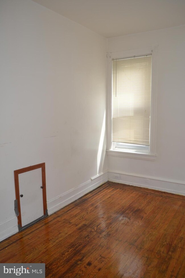 5004 Cedar Ave unit SECOND FLOOR UNIT 2, Philadelphia, PA 19143 - photo 7