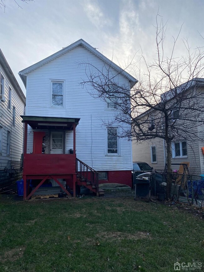 139 Redmond St, New Brunswick, NJ 08901 - photo 5