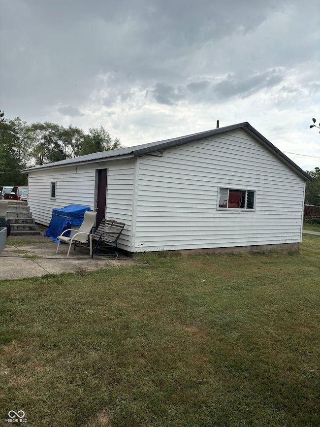 6354 S Jonesville Rd, Columbus, IN 47201 - photo 5