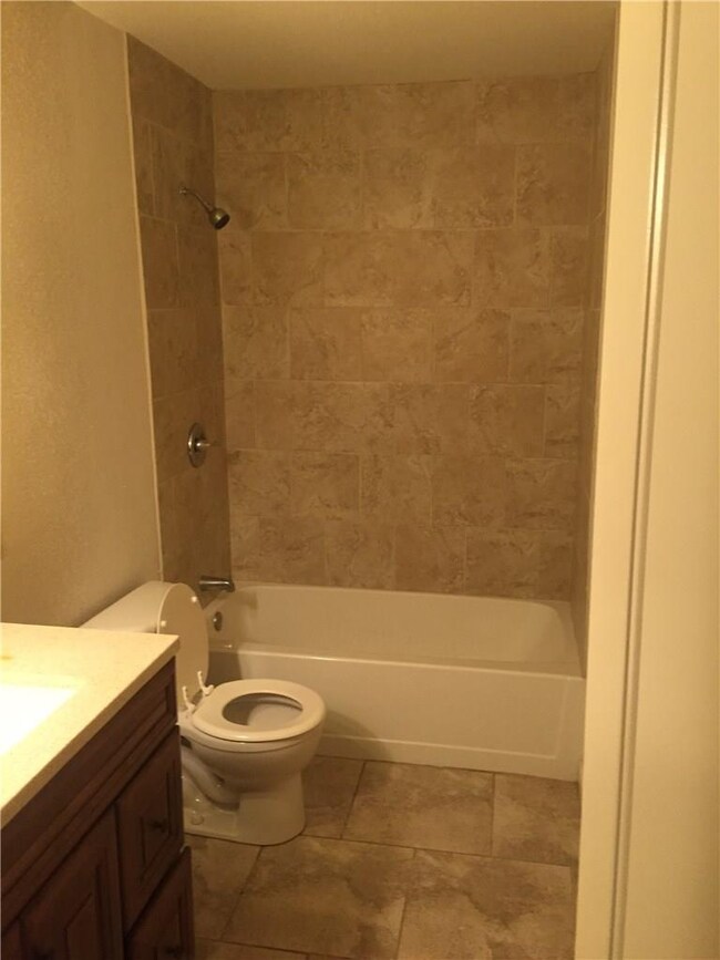 1303 & 1305 W Beech Dr, Rogers, AR 72756 - photo 4