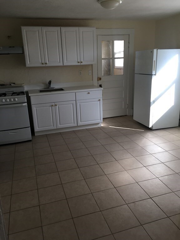 19 Flint St unit 19A, Somerville, MA 02145 - photo 4