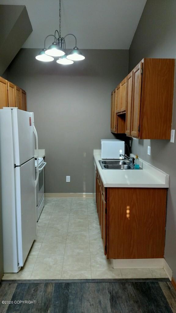 3408 Oregon Dr unit B, Anchorage, AK 99517 - photo 2