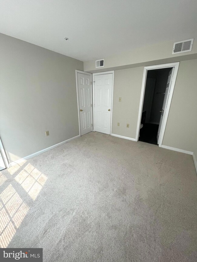 9709 Lake Pointe Ct unit 201, Upper Marlboro, MD 20774 - photo 6