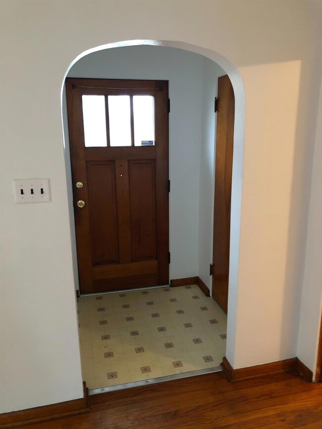 625 N Broad St, Griffith, IN 46319 - photo 3