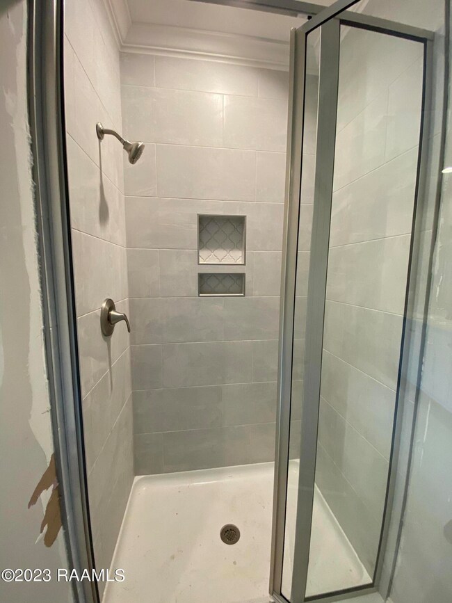 F91684E8-203A-4438-A523-C6ECA6B86EC3