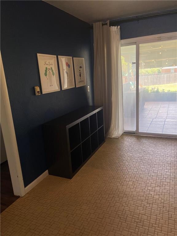 4052 NW 60th St, Oklahoma City, OK 73112 - photo 5